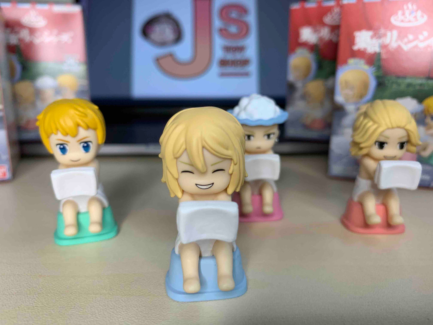 〖SuperLight Delivery〗tokyo revengers (4 units)